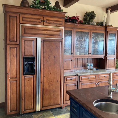 Choosing the Perfect Finish: Painting vs. Staining Cabinets